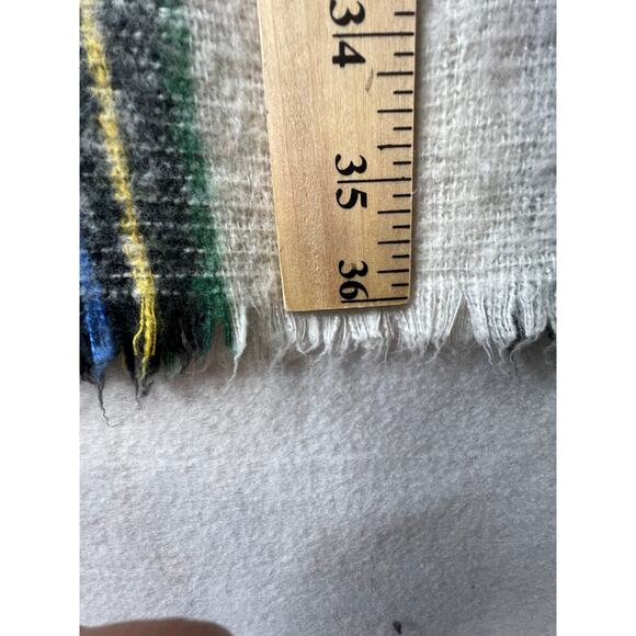 Old Navy Blanket Scarf Tartan Red One Size Soft Fringe Plaid Cozy Heritage - Picture 7 of 8